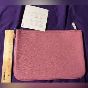 New Thirty-One Rubie Mini W/matching wristlet strap (Sweet Blossom Pebble)